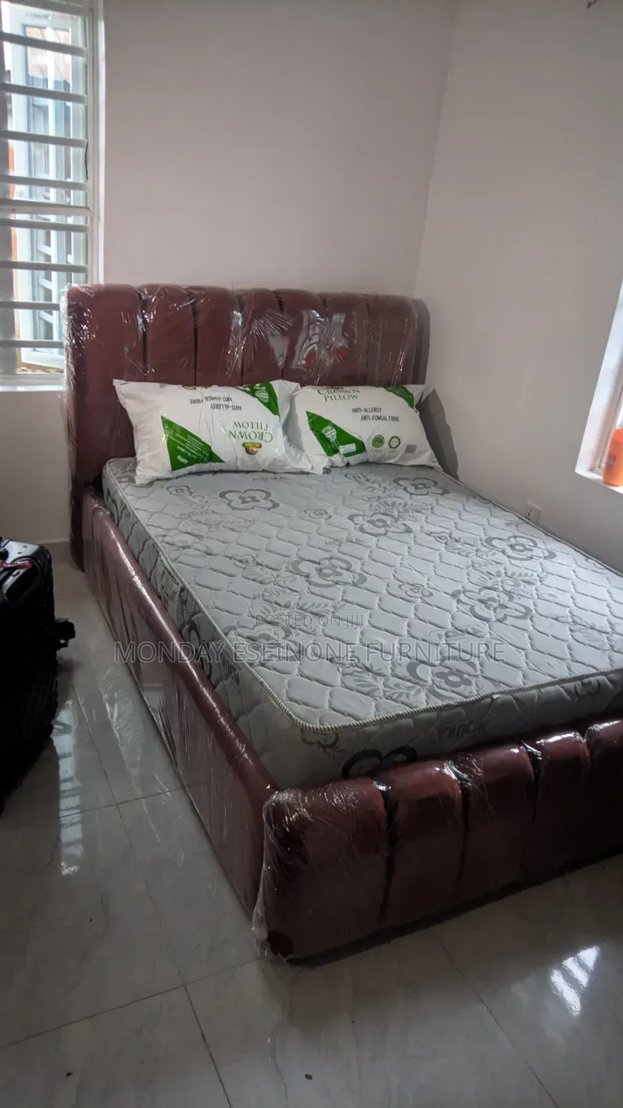 4.5×6ft Padded Bedframe