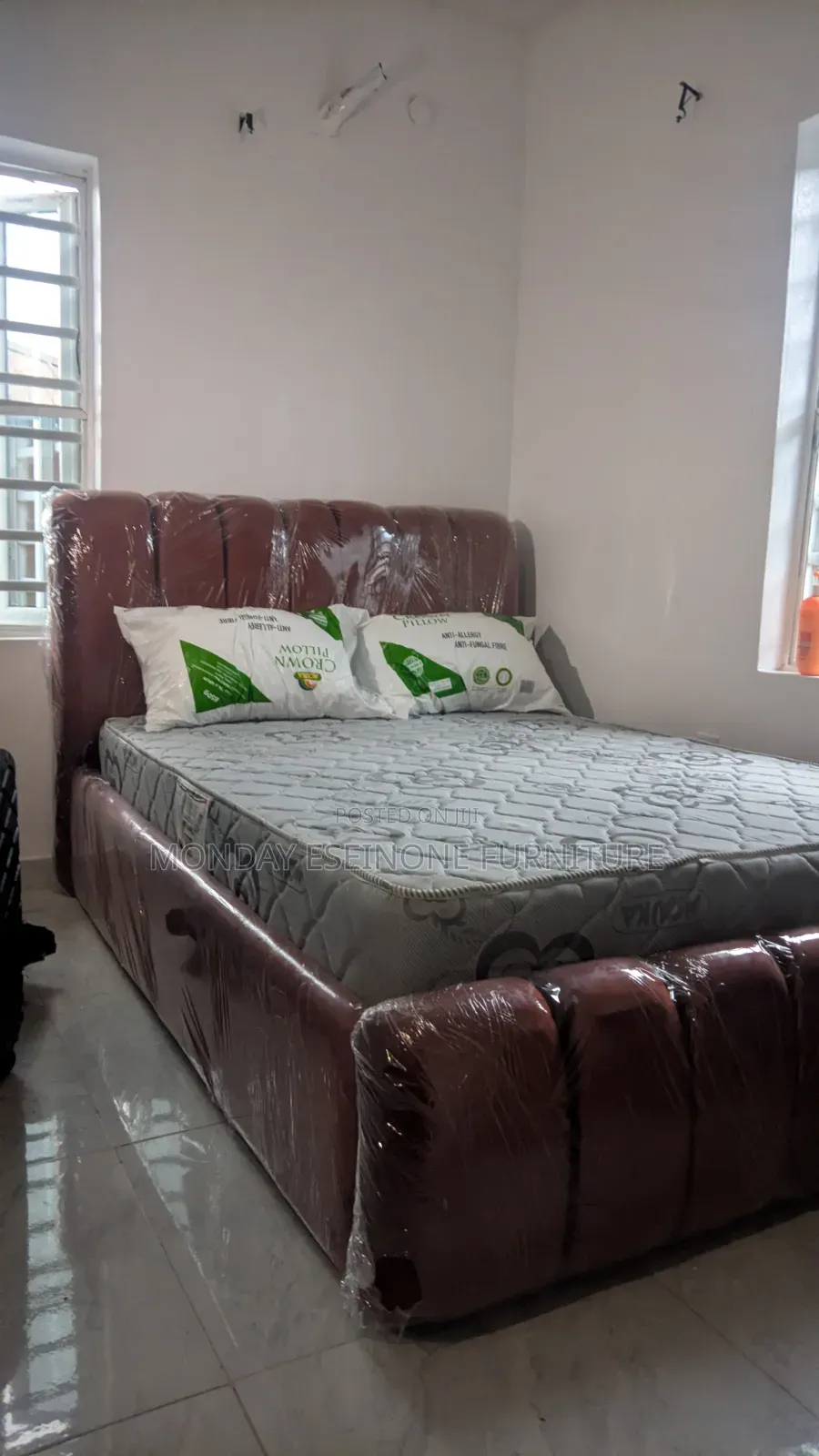 4.5×6ft Padded Bedframe