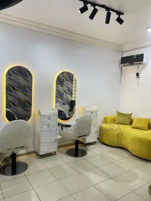 Nails and Hair Space for Rent