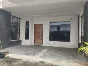 4bdrm Townhouse / Terrace in Ikota Gra for rent