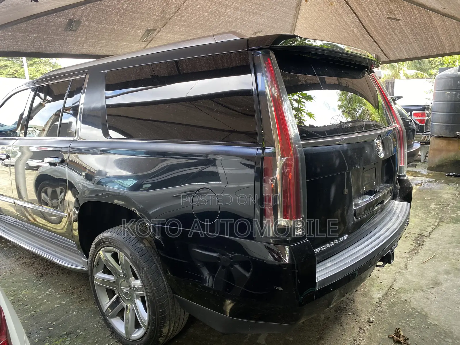 Cadillac Escalade ESV 2014 Black