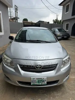 Toyota Corolla 2010 Silver