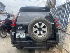Toyota Land Cruiser Prado 2012 Black