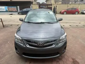 Toyota Corolla LE 4dr Sedan (1.8L 4cyl 4A) 2011 Gray
