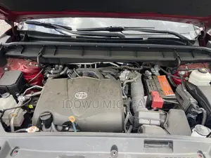 Toyota Highlander XLE 2021 Red