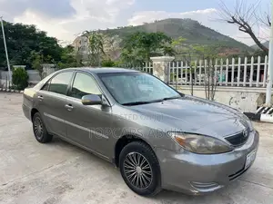 Toyota Camry 2004 Gray