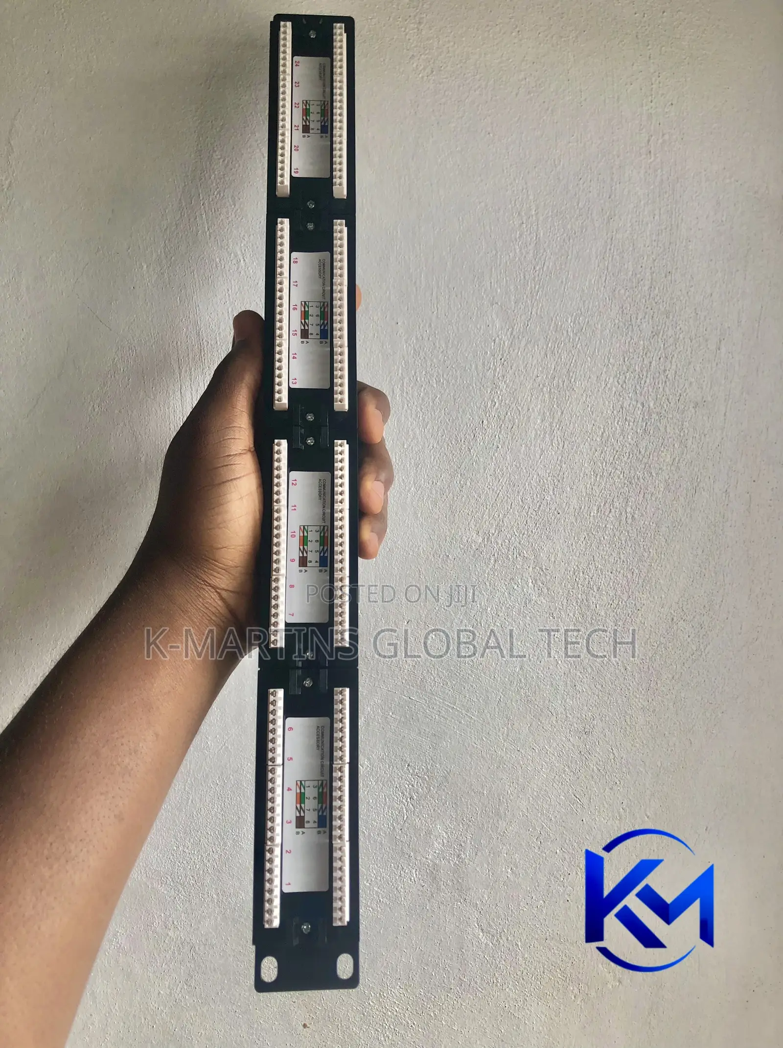 CommScope Cat6A 24 Port RJ45 Patch Panel 1U Network Rack.