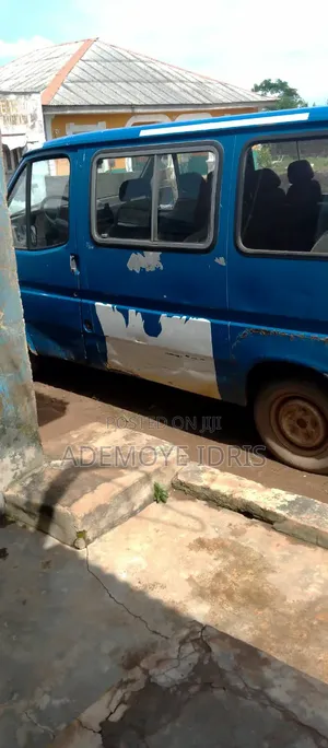 Ford Transit 1990 Blue
