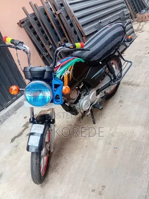TVS Apache 180 RTR 2025 Black