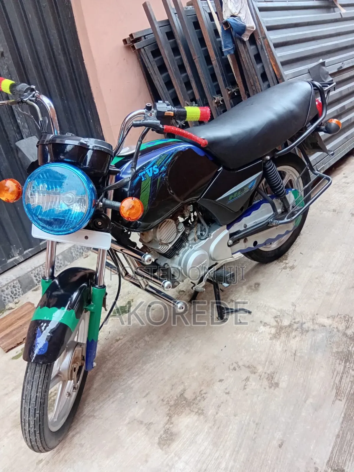 TVS Apache 180 RTR 2025 Black