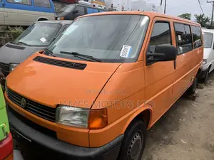 Volkswagen Transporter 2007 Yellow