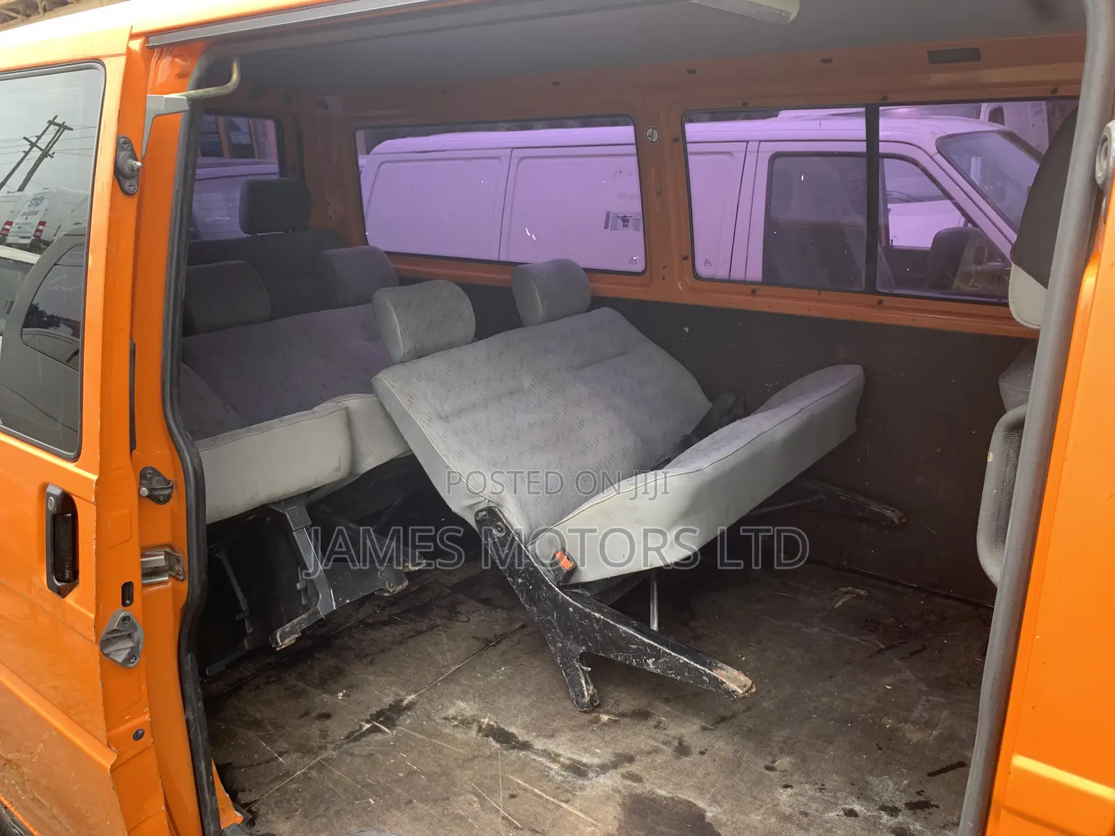Volkswagen Transporter 2007 Yellow