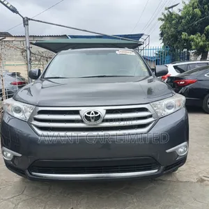 Toyota Highlander 3.5L 4WD 2013 Gray