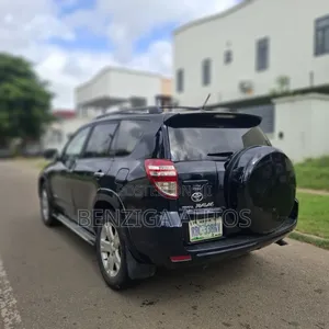 Toyota RAV4 2010 Blue