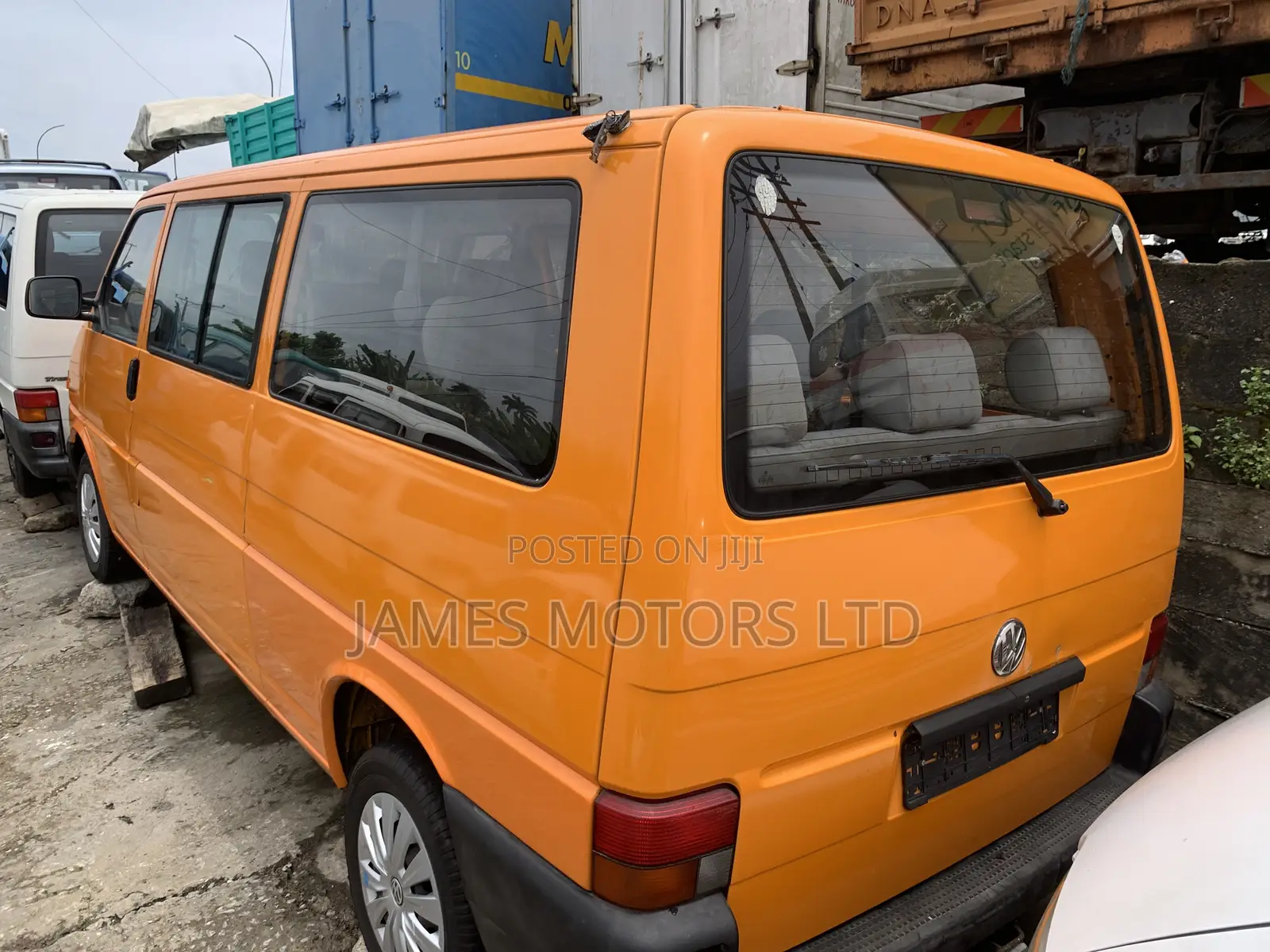 Volkswagen Transporter 2007 Yellow