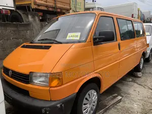 Volkswagen Transporter 2007 Yellow