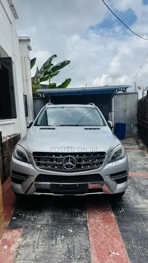 Mercedes-Benz M Class ML350 4MATIC 4dr SUV AWD (3.5L 6cyl 7A) 2015