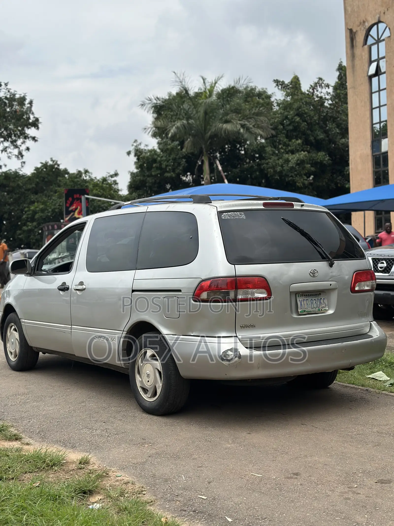 Toyota Sienna LE 2003 Silver