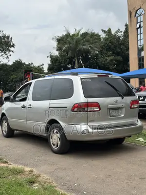 Toyota Sienna LE 2003 Silver