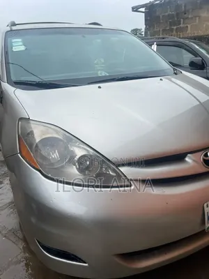 Toyota Sienna 2006 Silver
