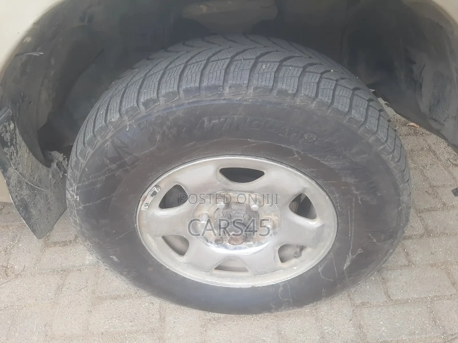 Nissan Pathfinder 1998 Gold