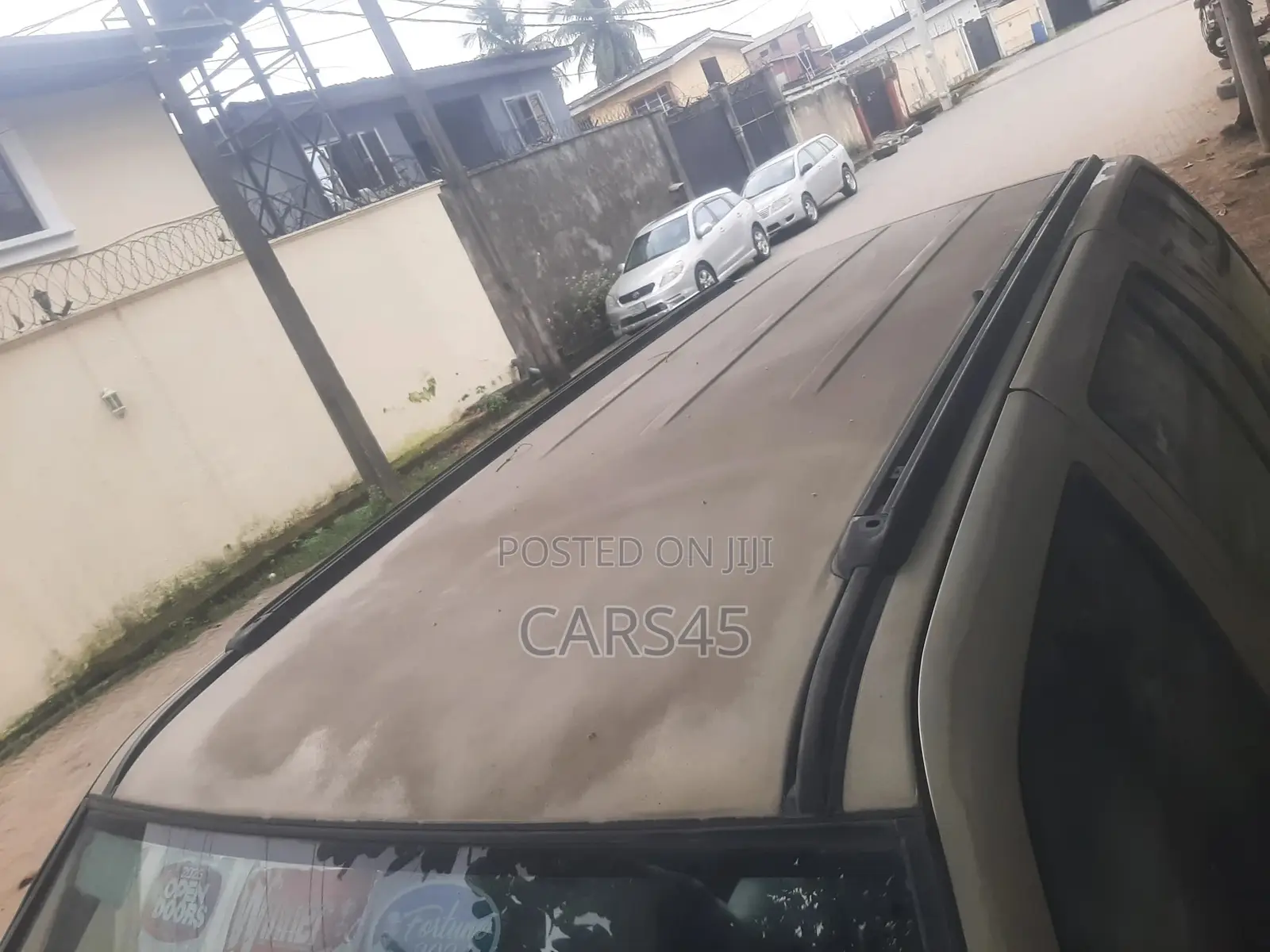 Nissan Pathfinder 1998 Gold