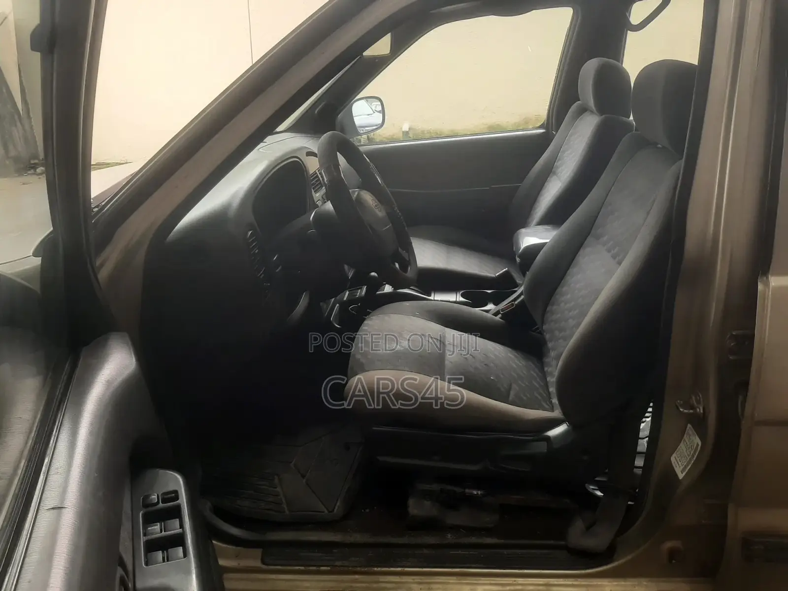 Nissan Pathfinder 1998 Gold