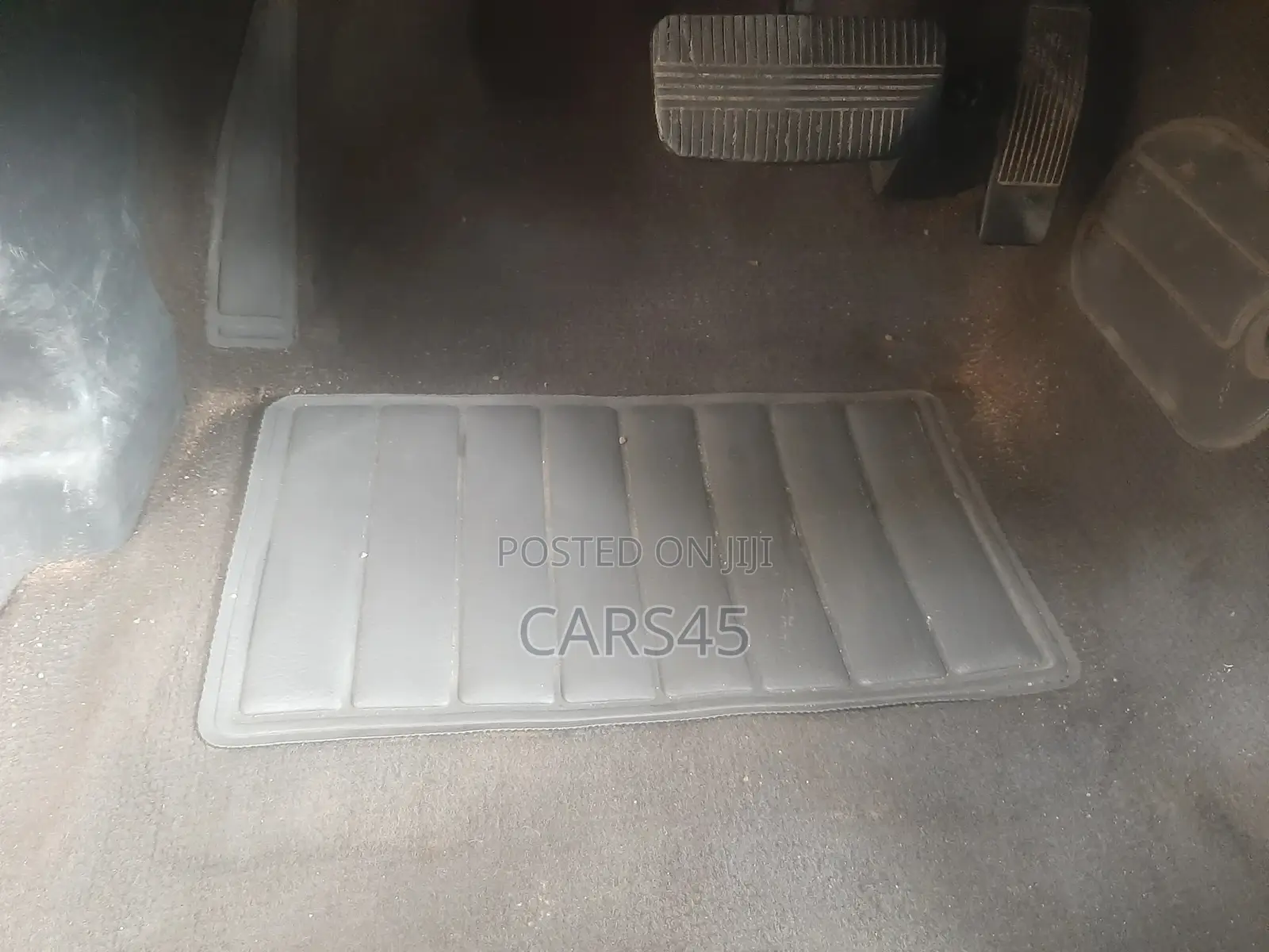 Nissan Pathfinder 1998 Gold