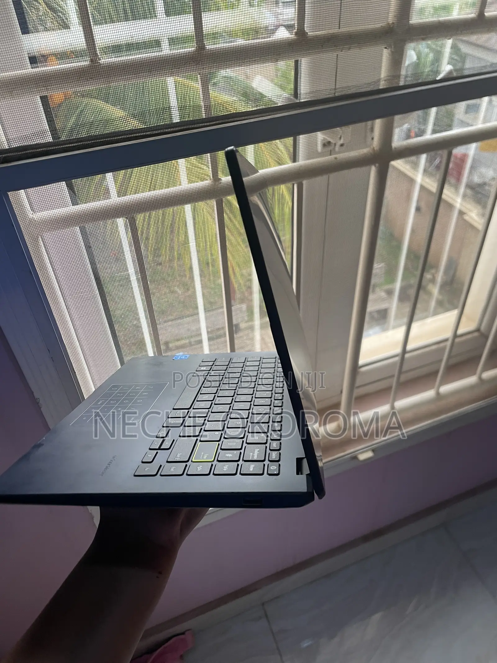 Laptop Asus Vivobook 14 4GB Intel Celeron SSD 512GB