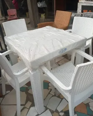 White Plastic Outdoor Table With 4 Chairs
