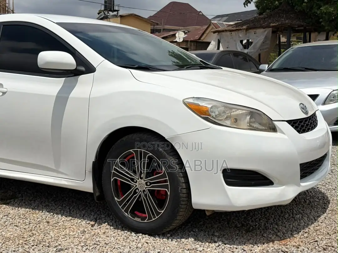 Toyota Matrix 2010 White