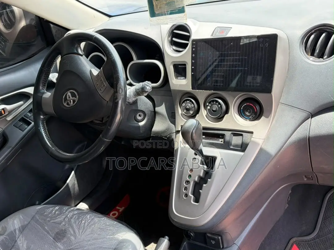 Toyota Matrix 2010 White