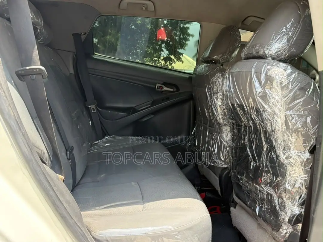 Toyota Matrix 2010 White
