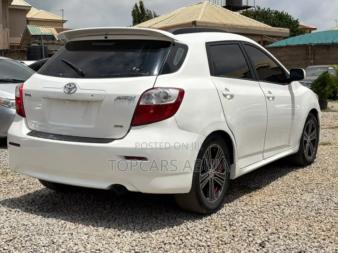 Toyota Matrix 2010 White