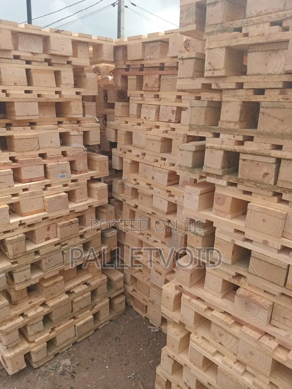 Industrial Wooden Pallet for Storage and Bedframe