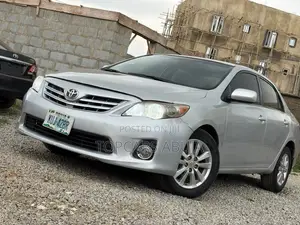 Toyota Corolla 2012 Silver
