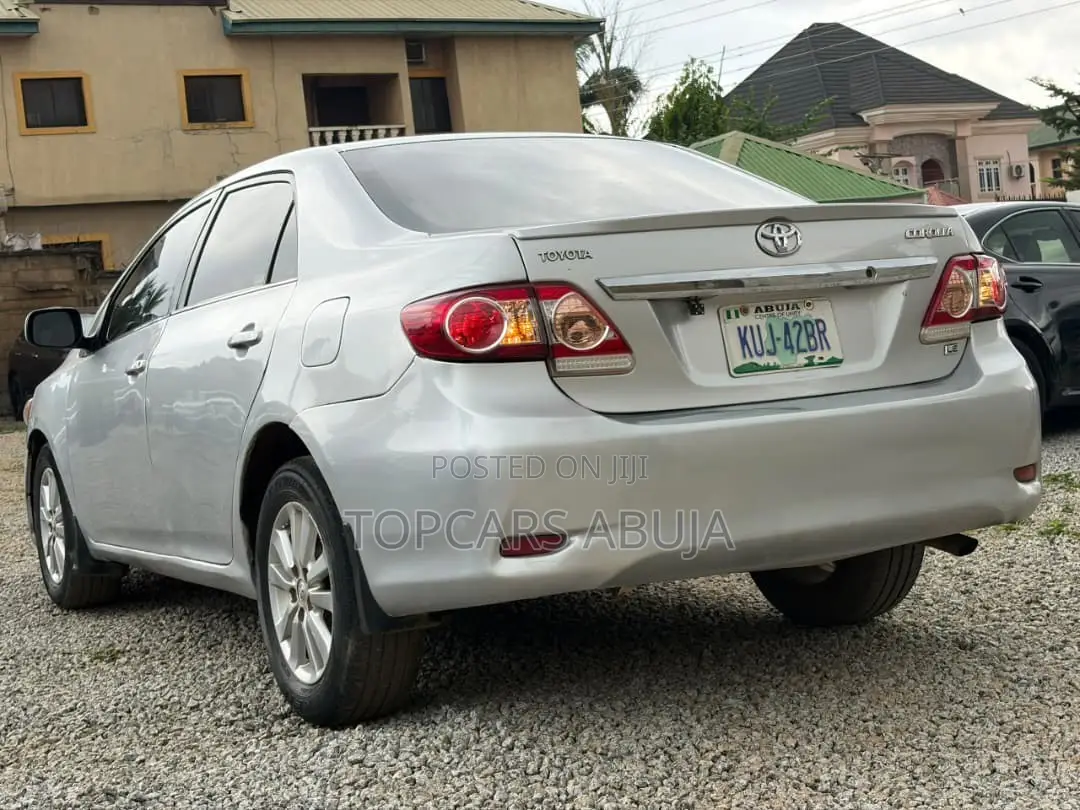 Toyota Corolla 2012 Silver