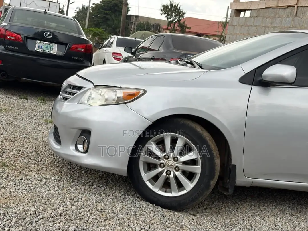 Toyota Corolla 2012 Silver