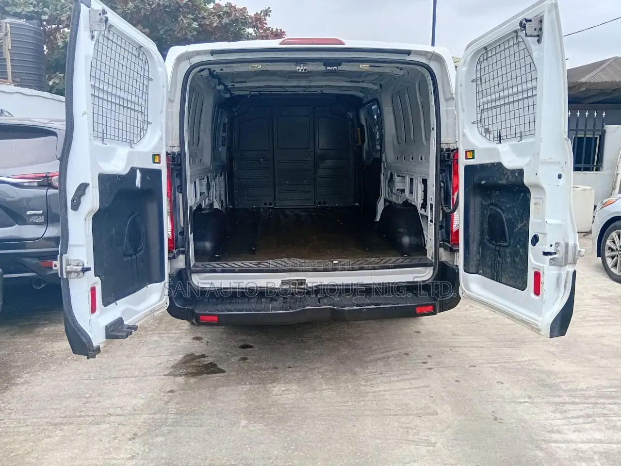 Ford Transit-350 2017 White