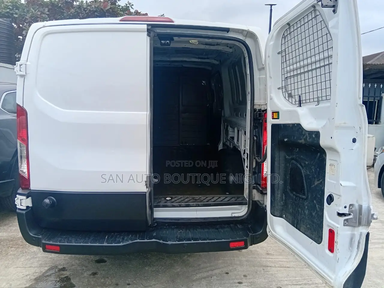 Ford Transit-350 2017 White