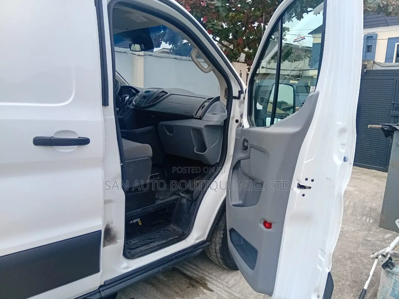 Ford Transit-350 2017 White
