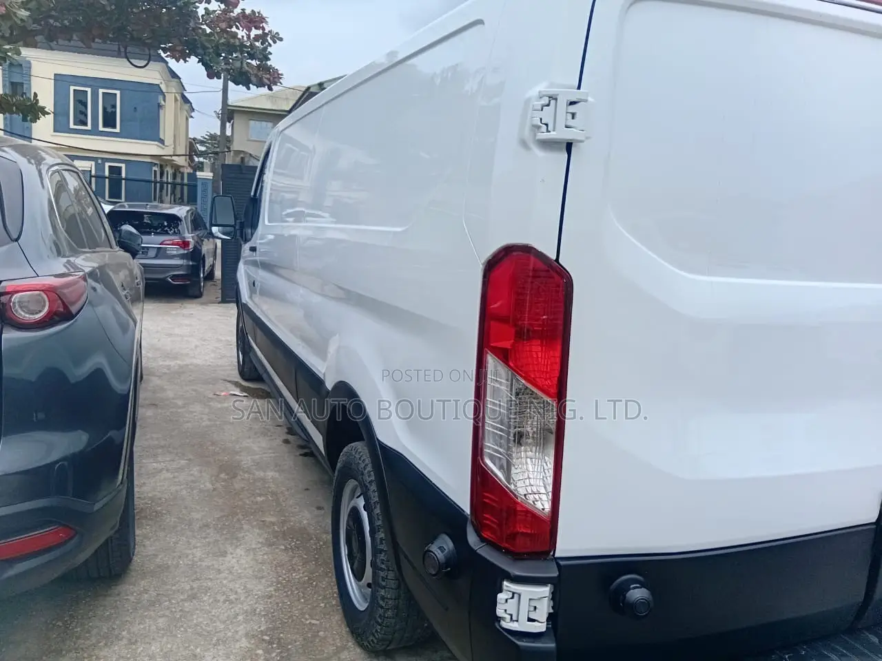 Ford Transit-350 2017 White