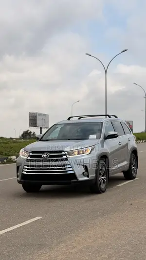 Toyota Highlander XLE V6 4x2 (3.5L 6cyl 6A) 2016 Silver