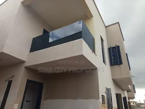 6bdrm Duplex in Allen Avenue for rent