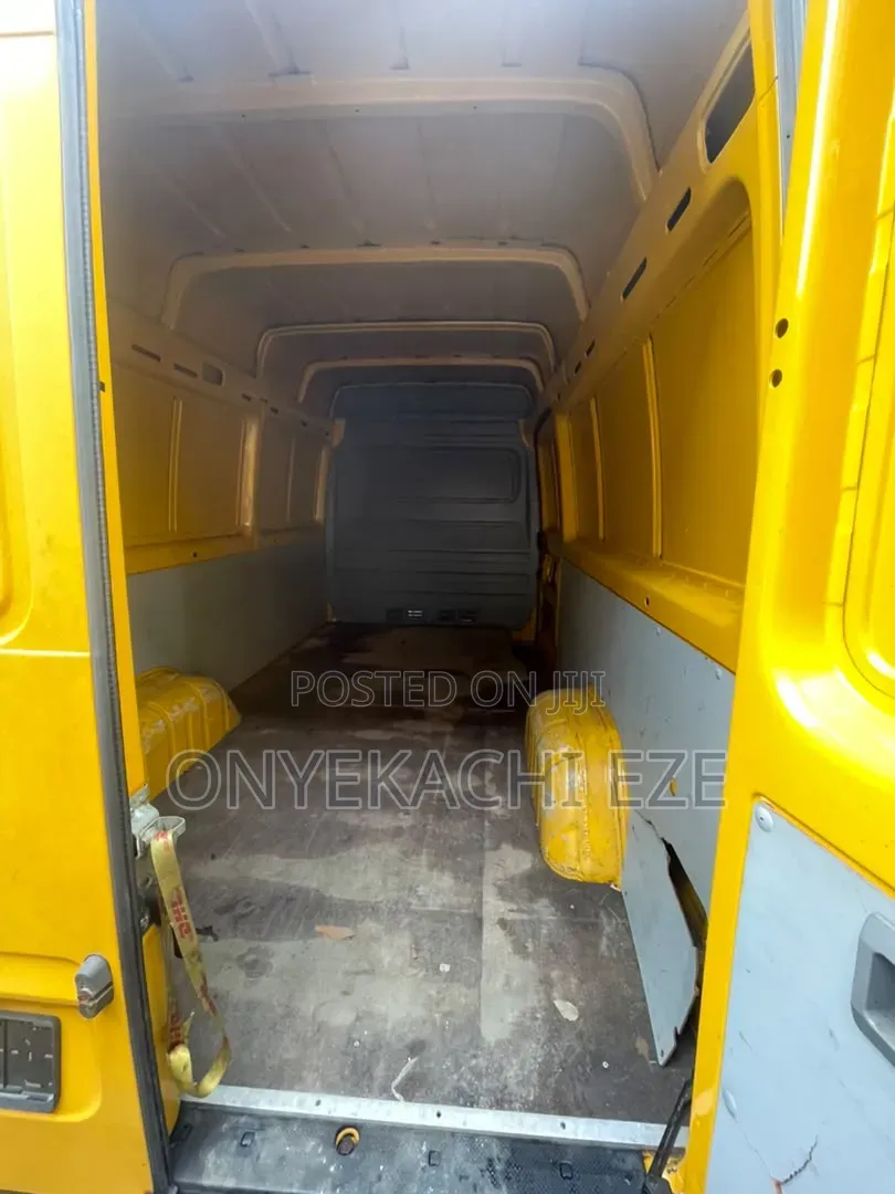 Volkswagen LT 2005 Yellow