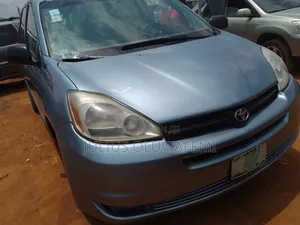 Toyota Sienna 2005 Blue