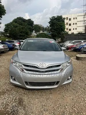 Toyota Venza LE 2010 Silver