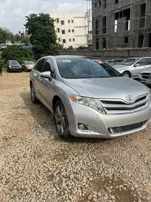 Toyota Venza LE 2010 Silver