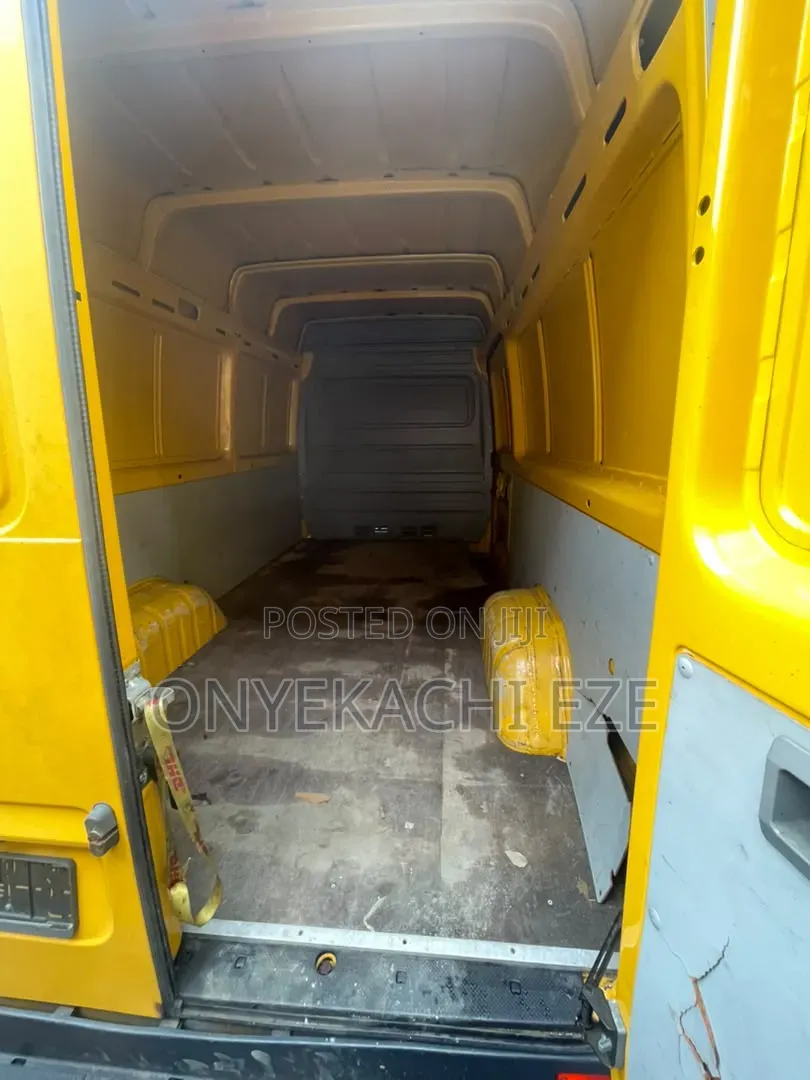 Volkswagen LT 2005 Yellow