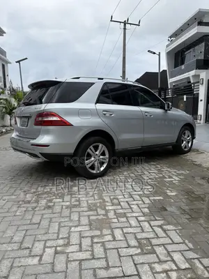 Mercedes-Benz M Class ML350 4MATIC 4dr SUV AWD (3.5L 6cyl 7A) 2014